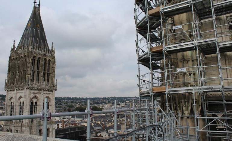 La flèche de la cathédrale Notre-Dame de Rouen se rhabille [PHOTOS]