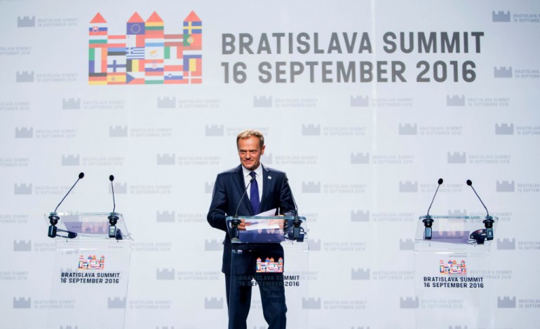 Bratislava (AFP). Brexit : les 27 sont prêts à commencer les négociations "demain", selon Tusk