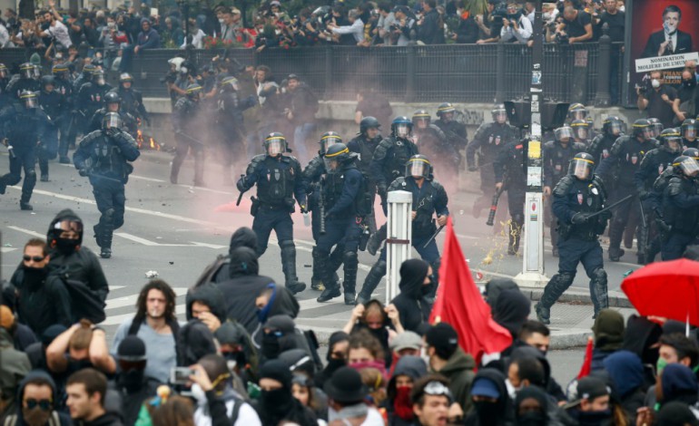 Paris (AFP). Le militant de SUD blessé à l'oeil en manifestation "va porter plainte"