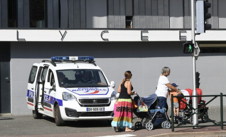 Lyon (AFP). Rhône: la lycéenne poignardée lundi est décédée