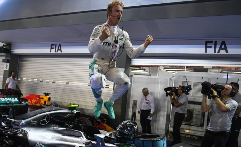 Singapour (AFP). GP de Singapour: victoire de Nico Rosberg (Mercedes) au bout du suspense
