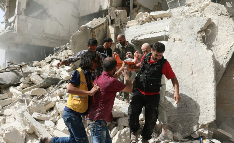 Alep (Syrie) (AFP). Syrie: violents combats à Alep après une nuit de bombardements