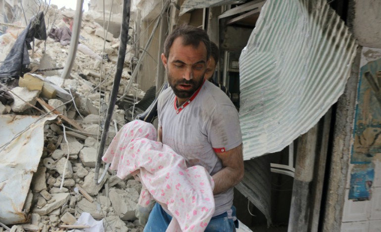 Alep (Syrie) (AFP). Déluge de feu sur Alep en prélude à une offensive terrestre du régime syrien