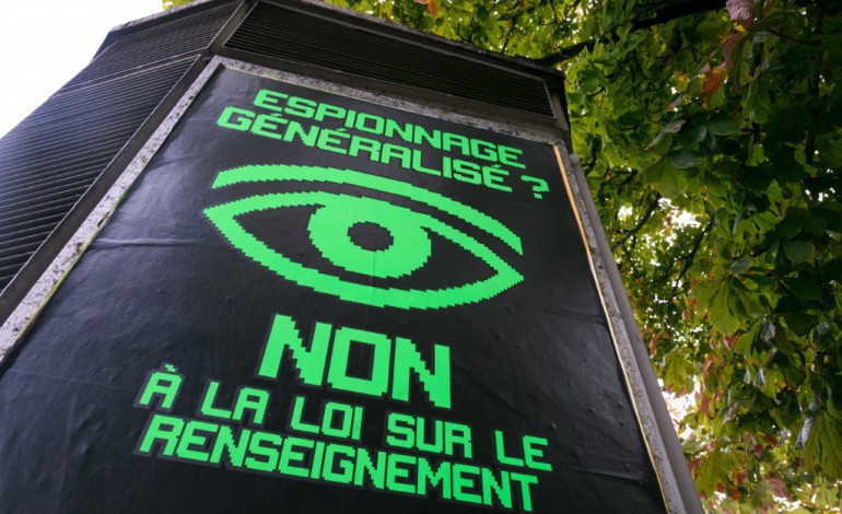Genève (AFP). Les Suisses votent pour ou contre une nouvelle loi sur le renseignement