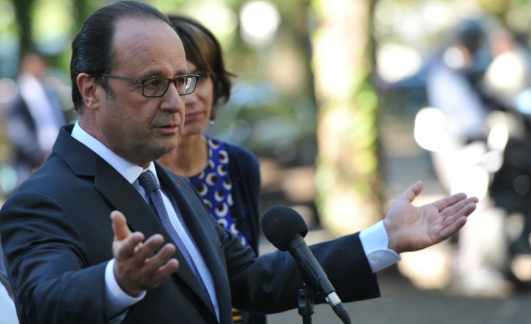 Paris (AFP). Harkis: Hollande "reconnaît les responsabilités des gouvernements français"