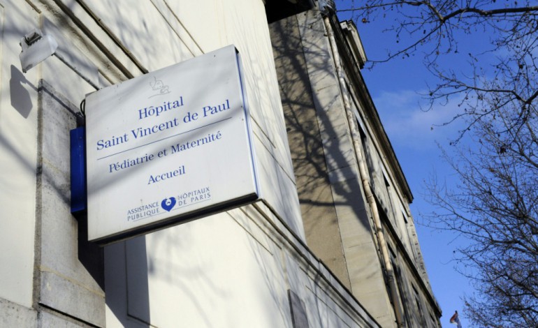 Paris (AFP). Erreur de flacon à l'hôpital: trois personne jugées pour la mort d'un enfant 
