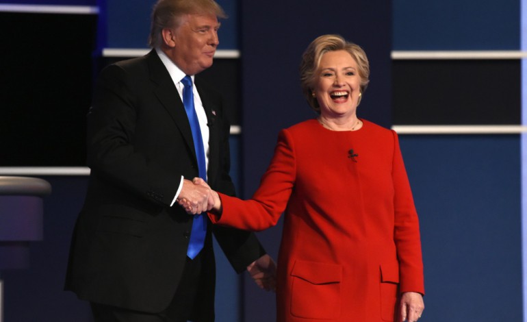 Hempstead (Etats-Unis) (AFP). Débat entre Clinton et Trump: attaques, piques et esquives