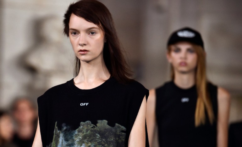 Paris (AFP). Fashion Week: pourquoi les mannequins font la tête?