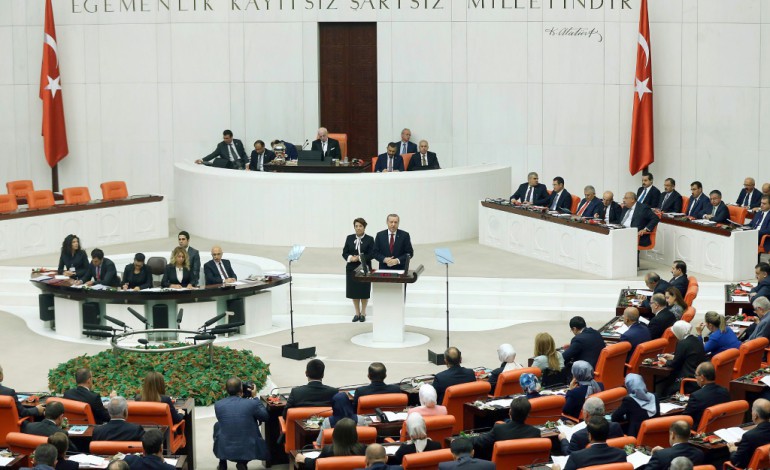 Istanbul (AFP). Turquie: le Parlement prolonge d'un an le mandat des militaires turcs en Irak et Syrie  
