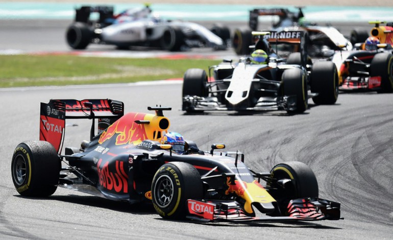 Sepang (Malaisie) (AFP). GP de Malaisie: Ricciardo s'impose, Hamilton fait la moue