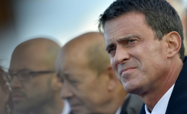 Paris (AFP). Cotisations chômage: Valls exclut "une taxation des plus hauts salaires"