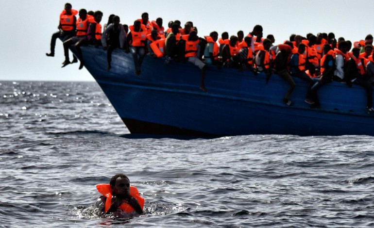 A bord de l'Astral (AFP). Au large de la Libye, encore des centaines de migrants en perdition