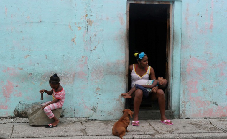 Washington (AFP). L'oeil de l'ouragan Matthew touche l'est de Cuba 