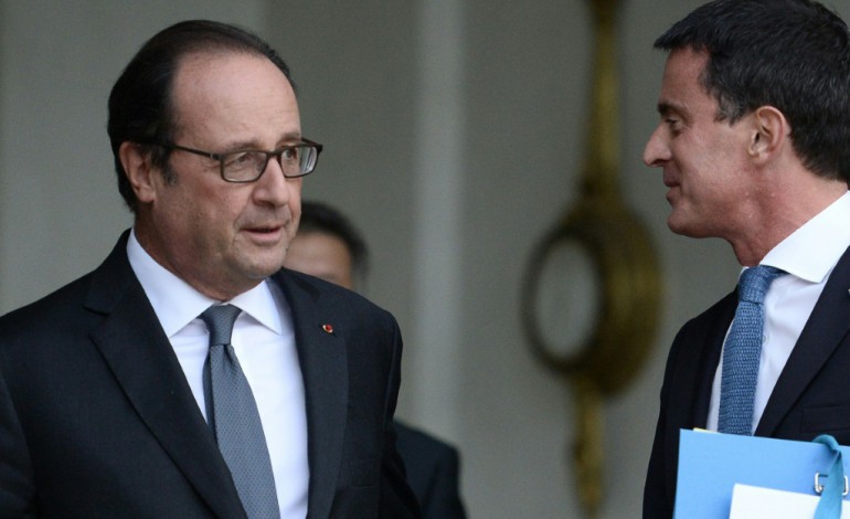 Paris (AFP). Sondage: Hollande et Valls en hausse, Juppé creuse l'écart 