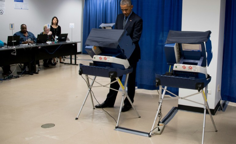Chicago (AFP). Maison Blanche: le président Obama a voté de façon anticipée à Chicago 