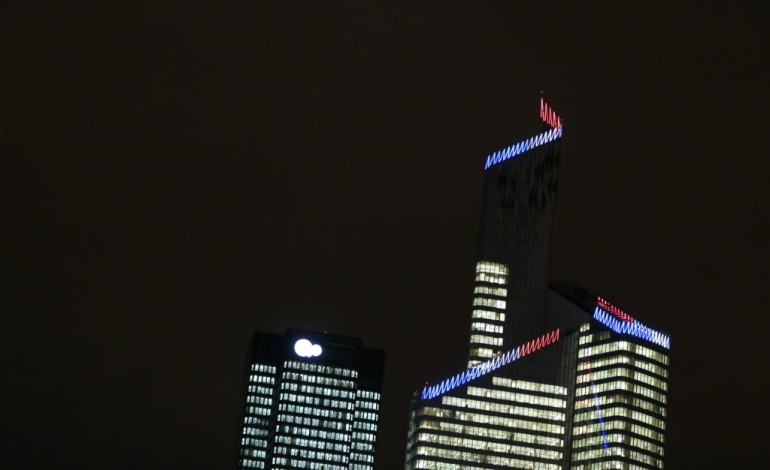 Paris (AFP). Retrouver la nuit noire: de nombreuses collectivités éteignent les feux samedi