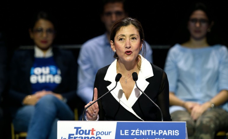 Paris (AFP). Ingrid Betancourt rend hommage à Sarkozy, "un homme digne d'être président"