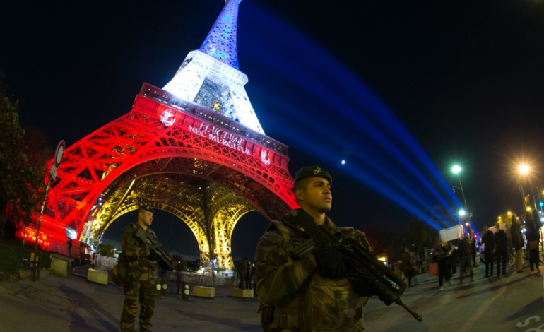 Paris (AFP). "Génération attentat": militaires et policiers dans les rues,  une présence qui devrait rassurer 