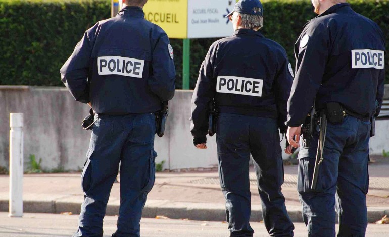 Rouen. Normandie : sans raison, il poignarde un homme au visage et son chien