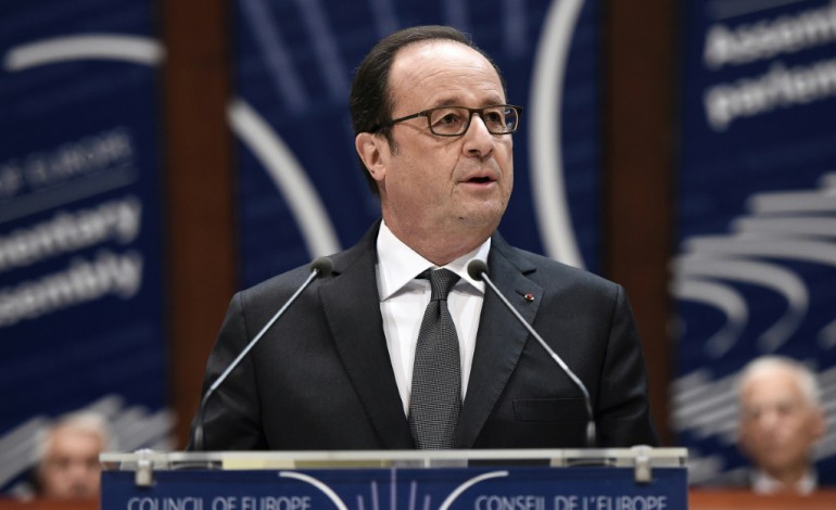 STRASBOURG (Conseil de l'Europe) (France) (AFP). Hollande se dit "prêt à tout moment à rencontrer" Poutine pour "faire avancer la paix"