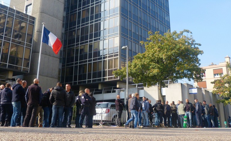 Rouen. A Rouen, les policiers solidaires de leurs collègues de Viry-Châtillon