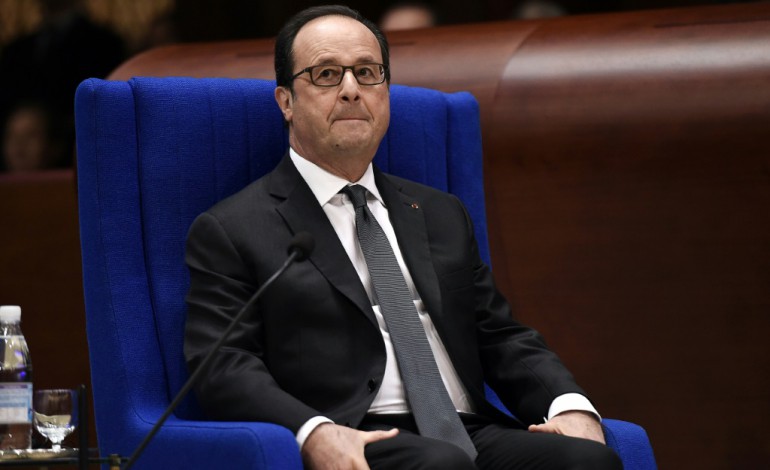 Paris (AFP). Hollande "regrette profondément ce qui a été ressenti comme une blessure par les magistrats"