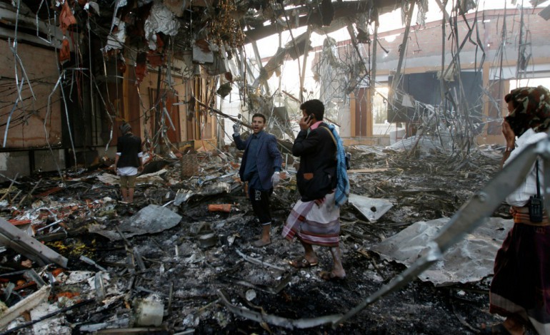 Ryad (AFP). La coalition militaire arabe admet une bavure après le carnage de Sanaa