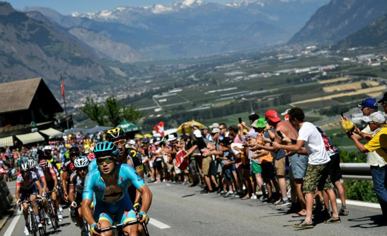 Paris (AFP). Le Tour de France 2017 moins montagneux qu'en 2016