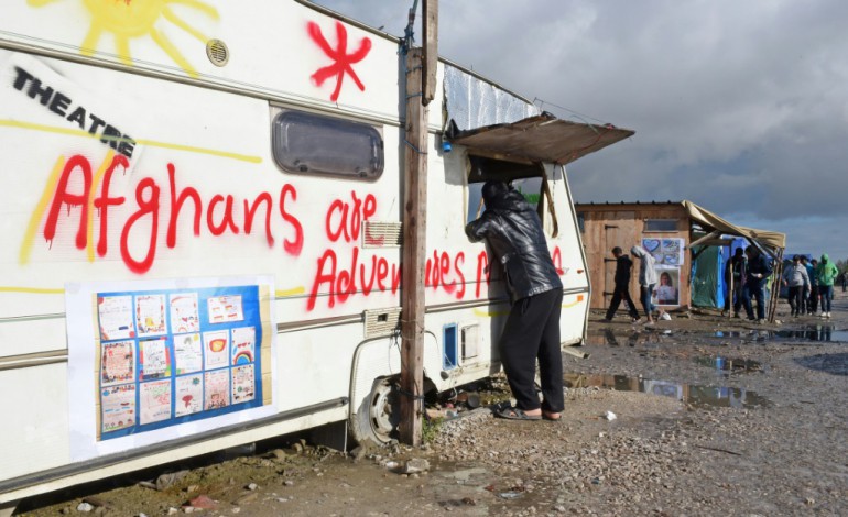 Calais (AFP). Calais: la "Jungle" dans l'attente, à deux jours de l'évacuation