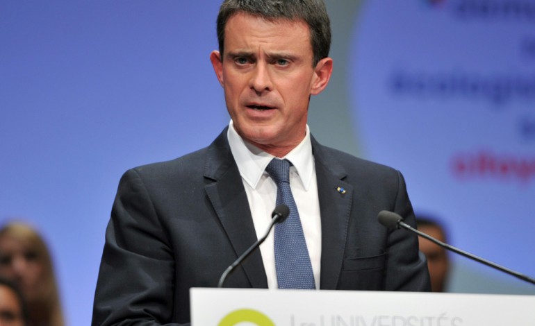 Tours (AFP). A Tours, Valls se pose en grand rassembleur d'une gauche menacée de pulvérisation 