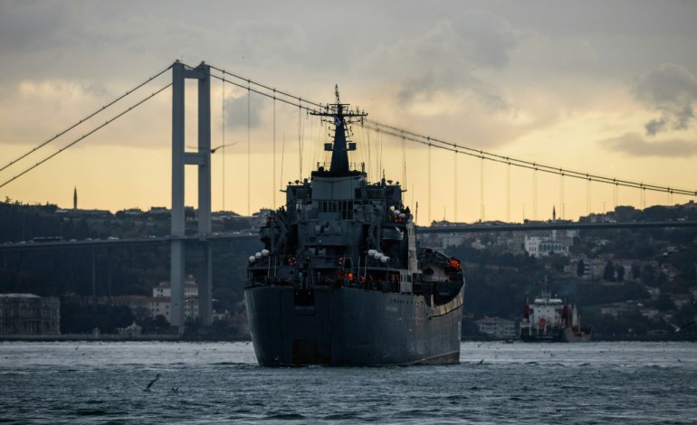 Istanbul (AFP). Les "chasseurs de navires" du Bosphore à l'affût de la Marine russe