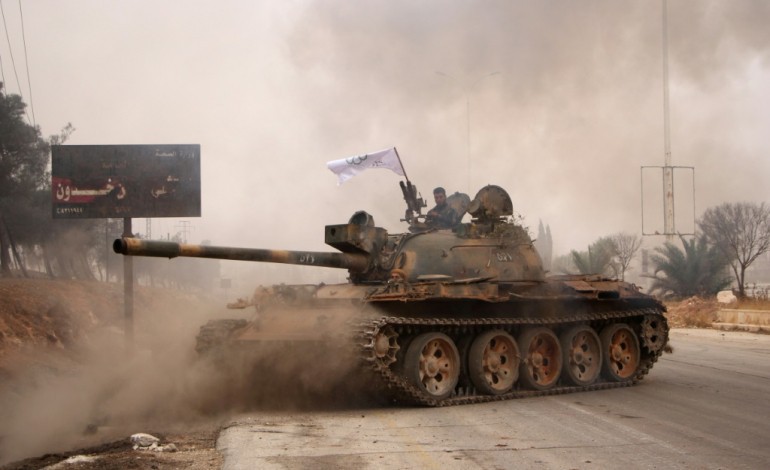 Syrie: les rebelles à l'offensive à Alep, Moscou ne reprend pas les frappes