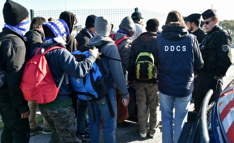 "Jungle" de Calais: le sort des mineurs en voie de règlement