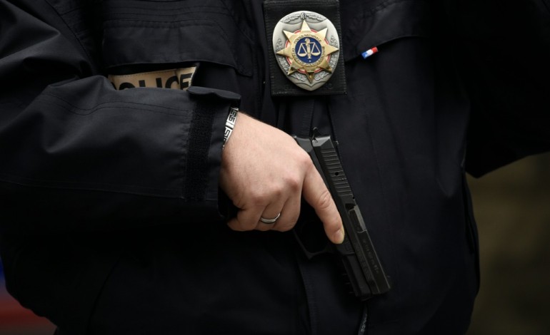 Un forcené abattu dans l'Isère, cinq policiers en garde à vue