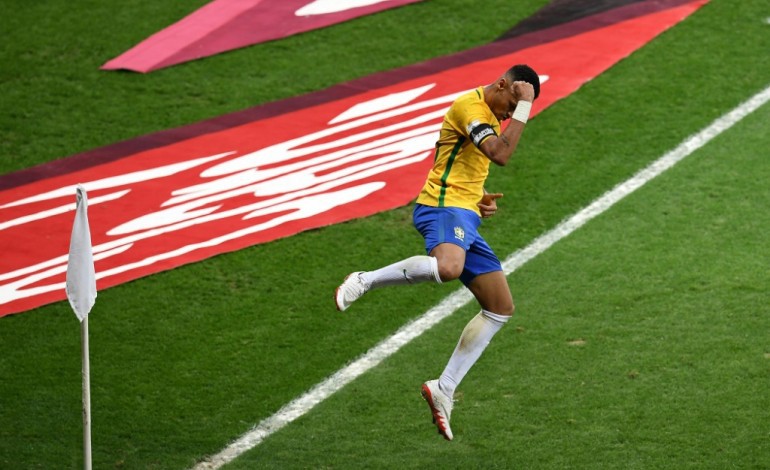Mondial-2018: le Brésil et l'Uruguay s'envolent