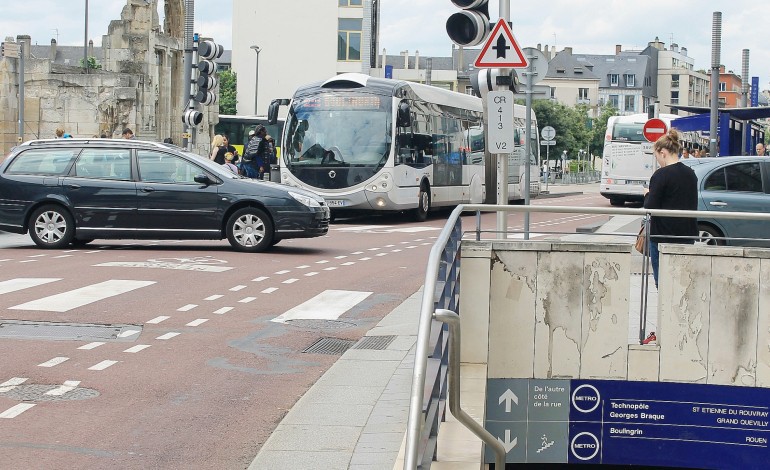 Rouen. Panique à Rouen : un passager hurle "Je suis un terroriste, je vais faire exploser le bus"