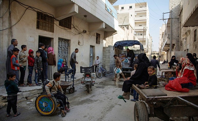 Alep: au moins 25 civils tués dans des bombardements du régime