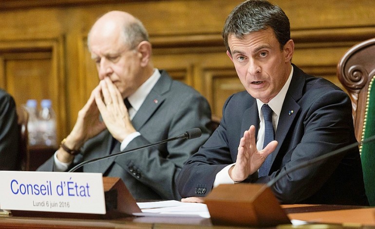 Etat d'urgence prolongé: "la menace est lourde", justifie Valls