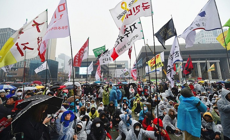 Corée du Sud: des milliers de manifestants contre la présidente