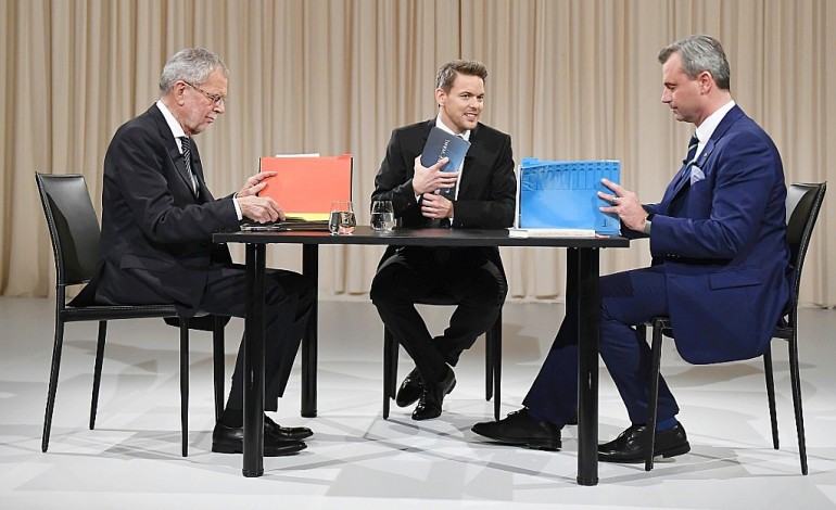 Présidentielle en Autriche: face à face tendu entre les deux candidats