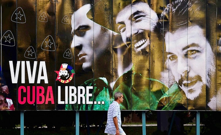 Cuba: des milliers de personnes attendues pour l'hommage à Castro