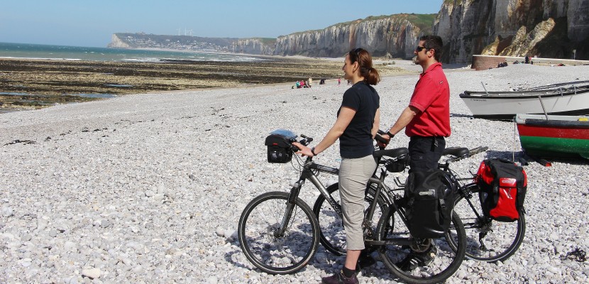 Rouen. En Normandie, un guide pour parcourir le littoral à vélo