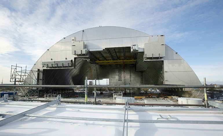 L'Ukraine inaugure le dôme métallique qui va recouvrir Tchernobyl