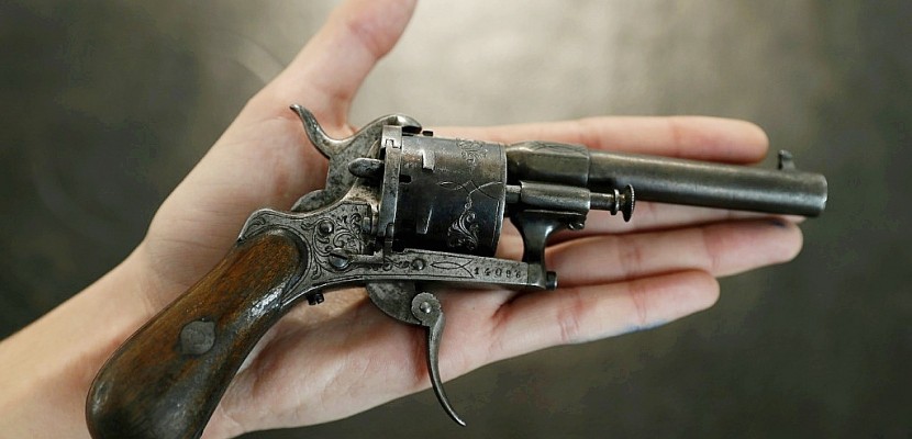 Le revolver avec lequel Verlaine blessa Rimbaud vendu 434.500 euros
