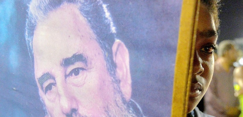 Début des funérailles de Fidel Castro à Santiago de Cuba