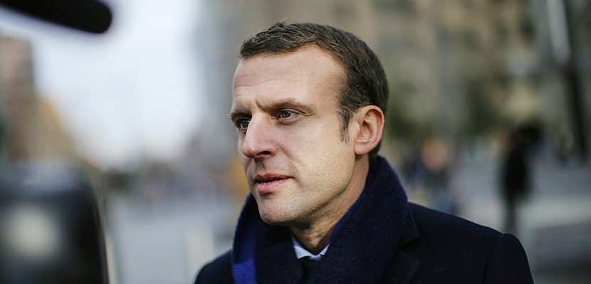 Primaire du PS: Macron oppose une fin de non recevoir aux appels