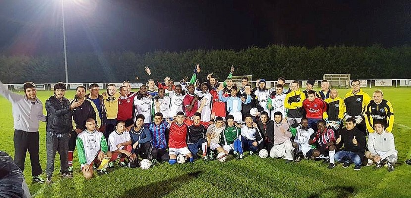 Lessay. Manche: un match de football entre habitants et migrants