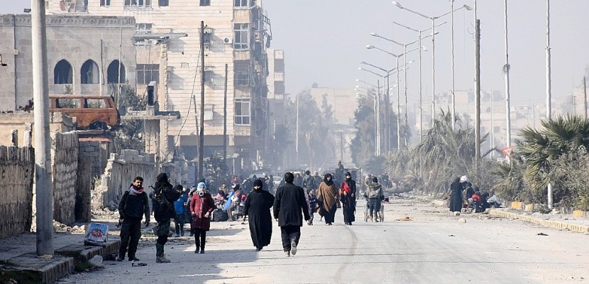 Syrie: plus de 10.000 civils fuient Alep-Est,