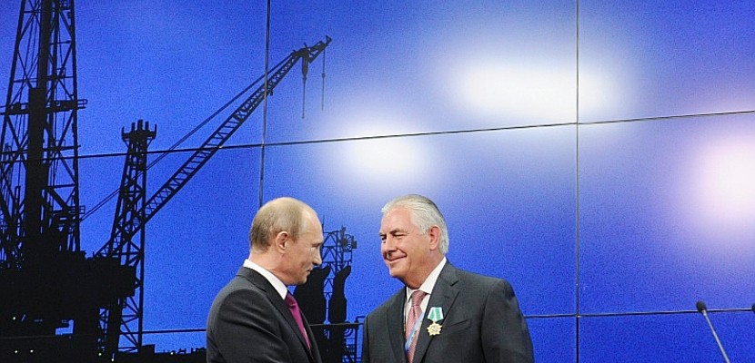 Tillerson et la Russie: du pétrole, une médaille et des déconvenues