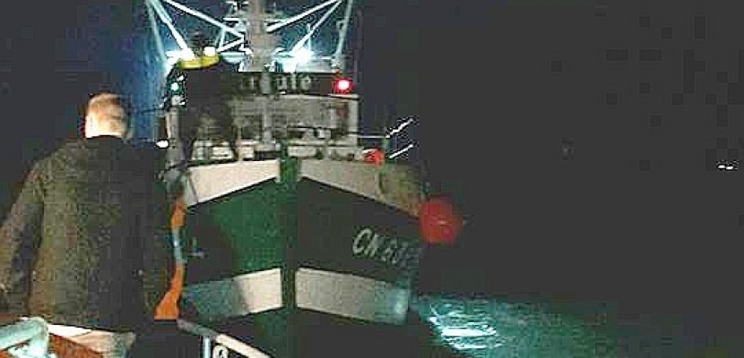 Caen. Normandie : un navire de pêche secouru au large de Port-en-Bessin
